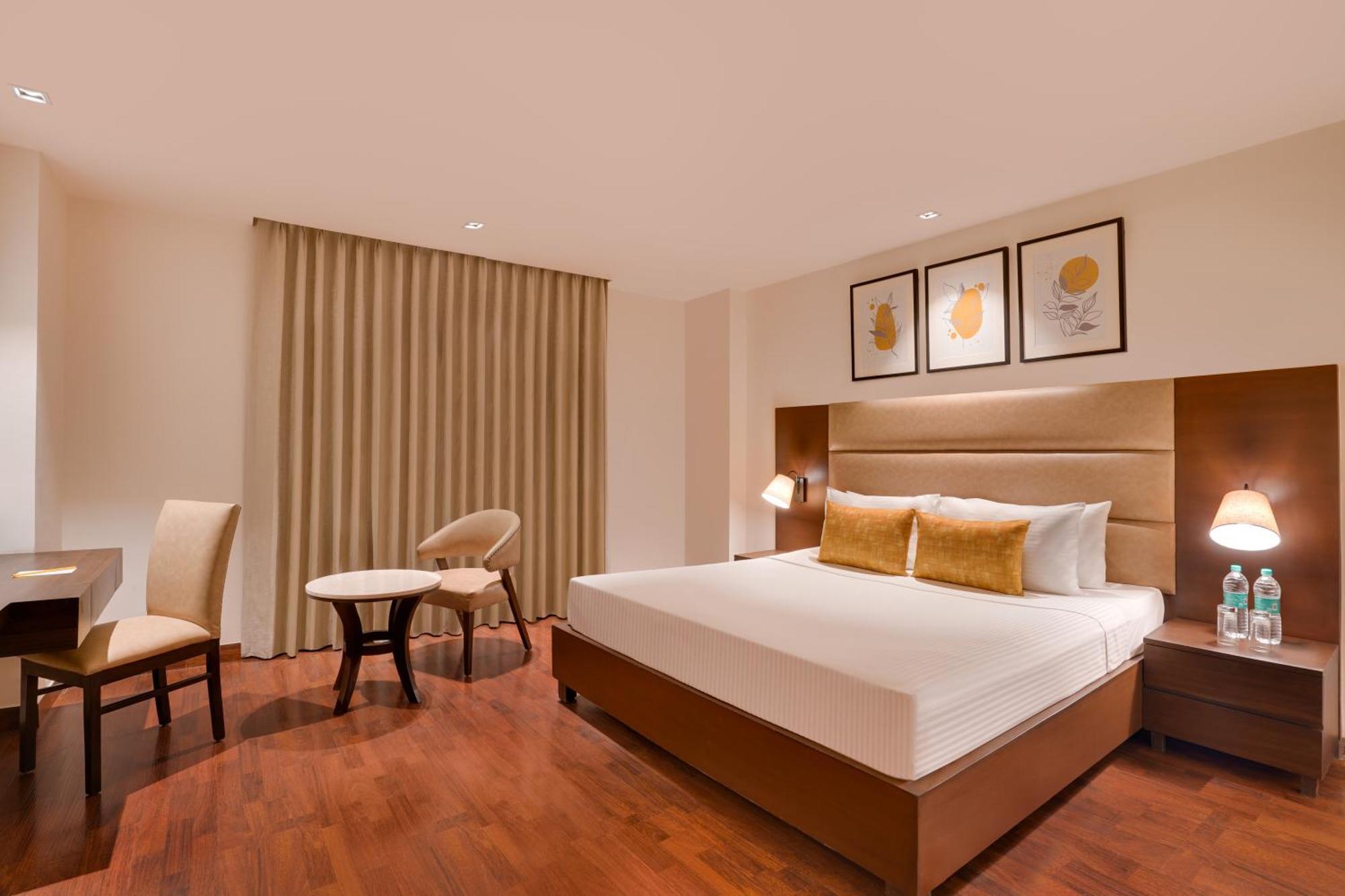 Lemon Tree Hotel, Ноида Екстериор снимка
