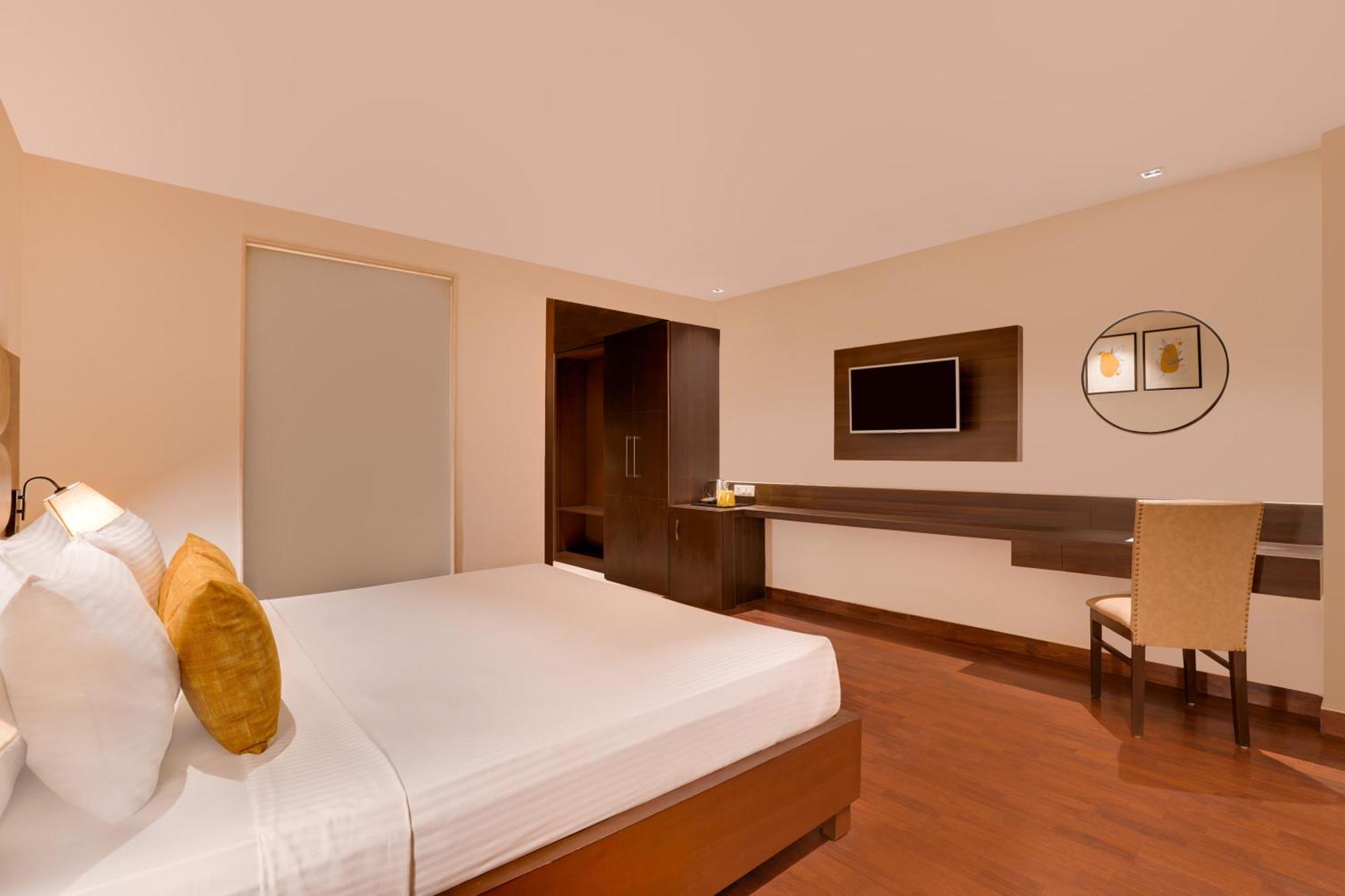 Lemon Tree Hotel, Ноида Екстериор снимка