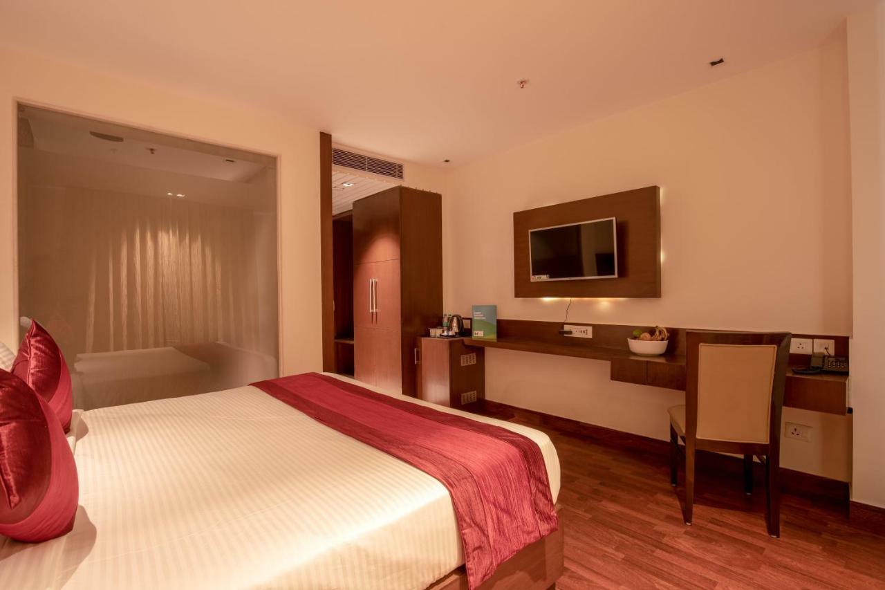 Lemon Tree Hotel, Ноида Екстериор снимка